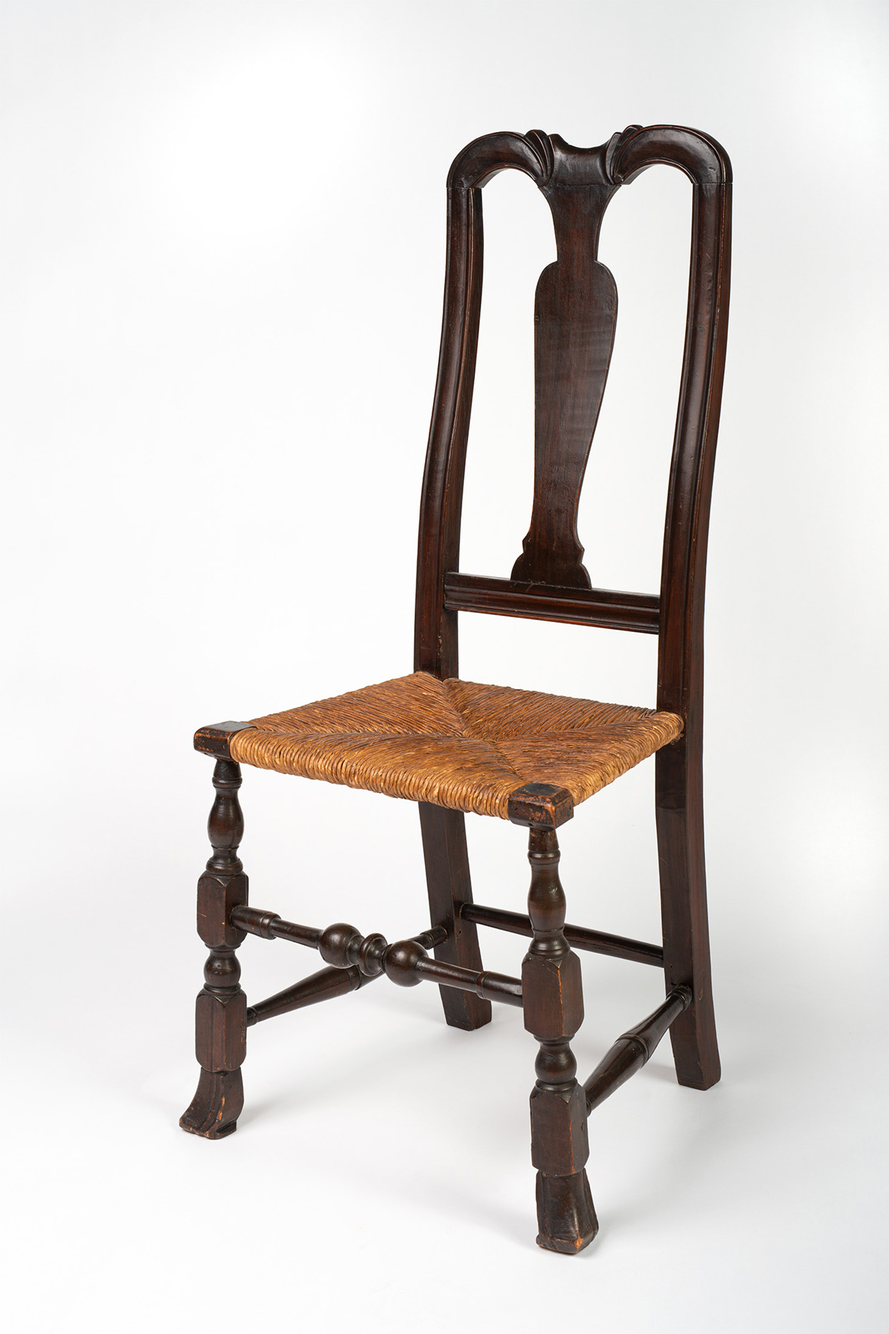 A very fine early Queen Anne sidechair
